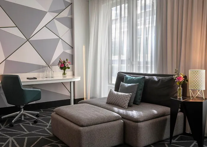 Warwick Le Crystal - Montreal Hotel